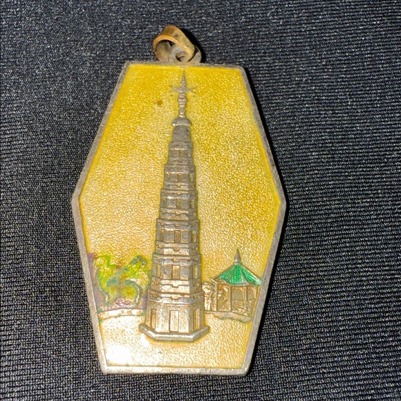 Gold and Green Pagoda Pendant pendants enamel Chinese vintage - Picture 4 of 6